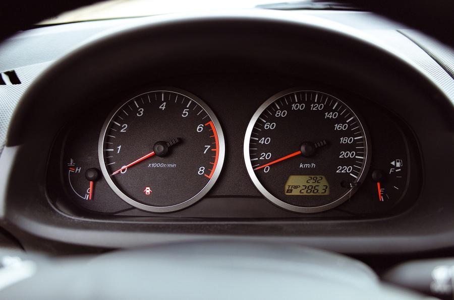  Mazda2 2002 года  (фото 11 из 113)